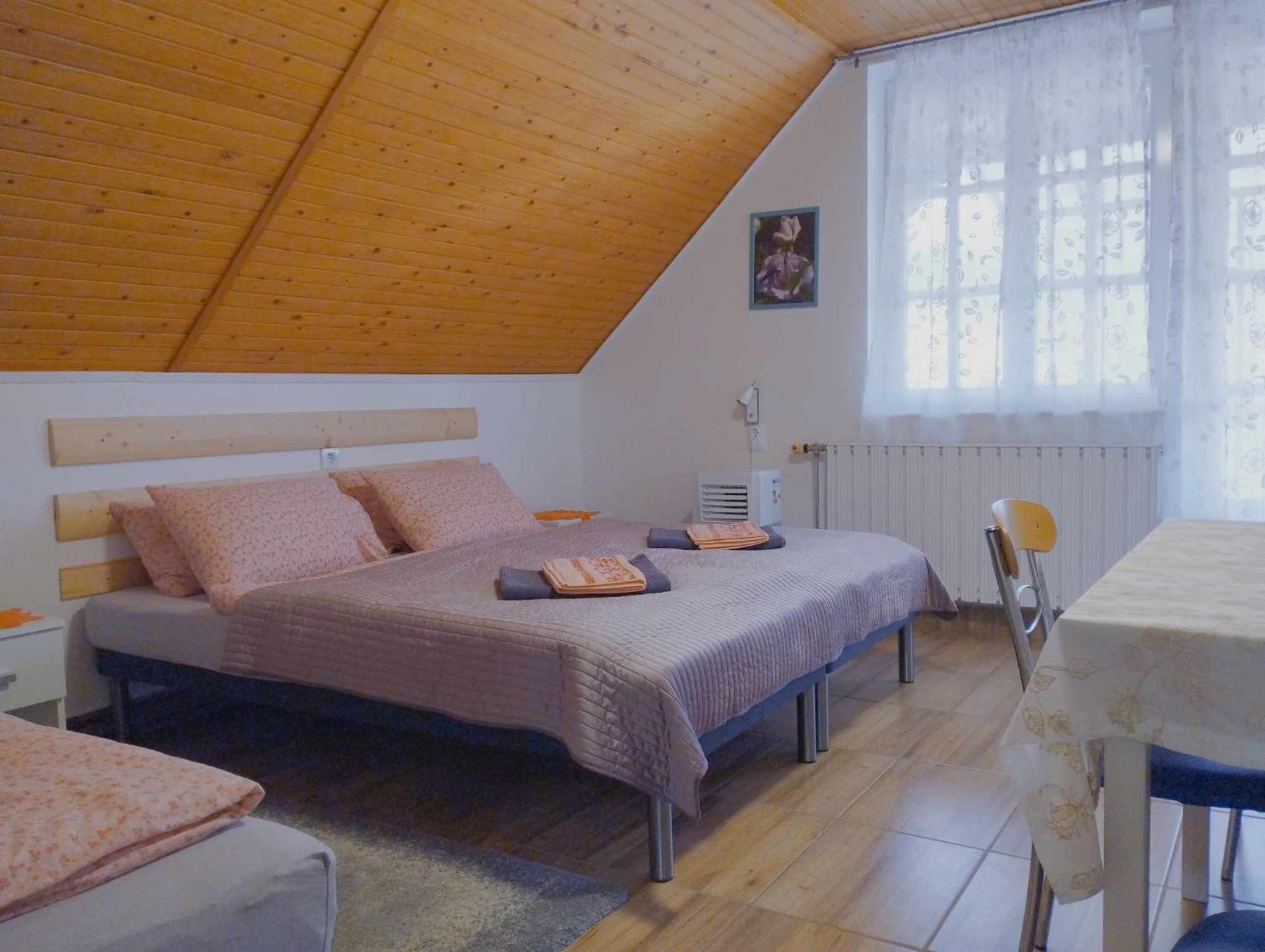 Apartment Viola Apartmanhaz