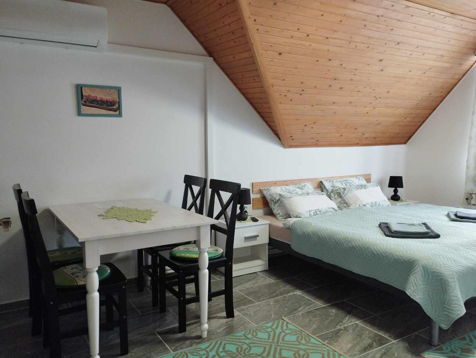 Apartment Viola Apartmanhaz *