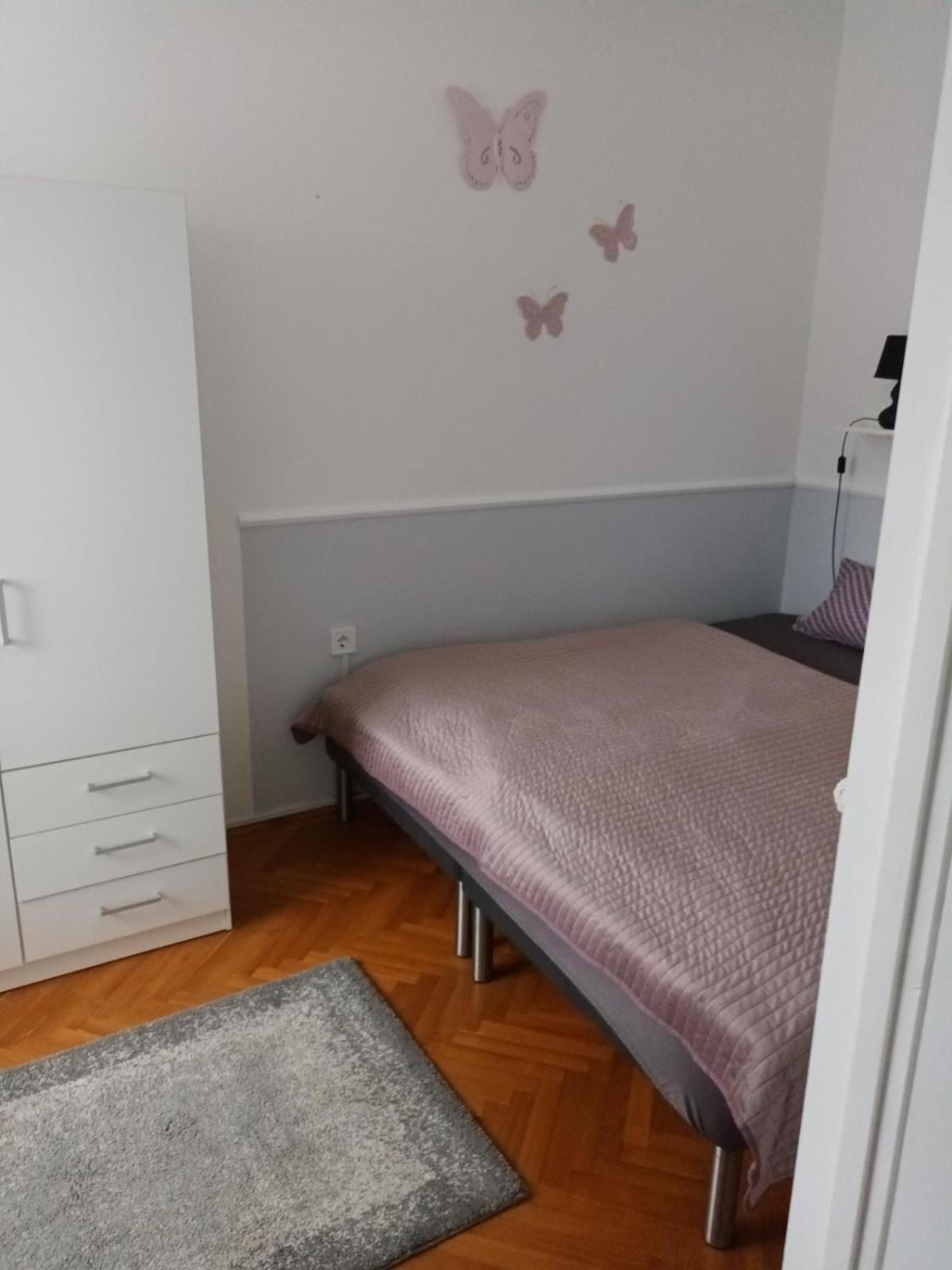 Apartment Viola Apartmanhaz